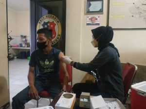 Polsek Sayung Masih Selalu Gelar Vaksinasi Presisi di Mapolsek Sayung