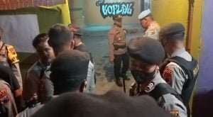 Warga Ngawen Gruduk Kafe Koplak dan Menuntut Kafe Ditutup.