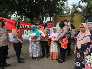 Kapolres Pati: Nilainya tak Seberapa Namun Itulah Empati Kami dari Kenaikan BBM.