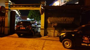 Satpol PP Gencar Razia Kafe Karaoke yang Tak Berijin.