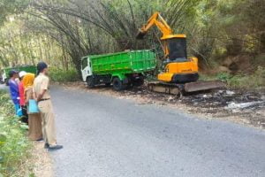 Buang Sampah di Sini , Siapkan Uang 5 Juta.