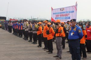 Polresta Pati Lantik Tim Relawan SAR Arvanat Sat Polairut di Pelabuhan Juwana