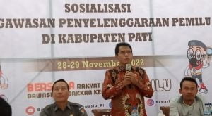 Riyanta, SH Beri Wejangan Kepada Jurnalis di Acara Sosialisasi Bawaslu .