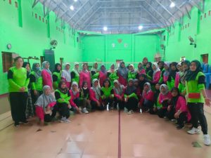 Bersama Kader POSYANDU, PKK Gabus Suguhkan Berbagai Acara dalam  Memperingati hari Ibu.