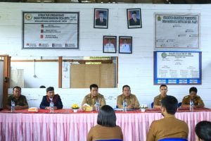 Masyarakat Desa Saornauli Hatoguan Mengapresiasi Program Bunga Desa.