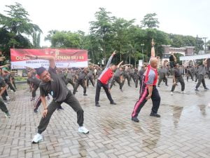 Wujud Sinergitas, TNI-Polri dan Forkopimda Senam Bareng di Mapolresta Pati