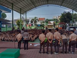 SMPN 8 Pati Kena Grebeg Polisi, Lantaran Ada Siswa Yang Keciduk Balap Liar