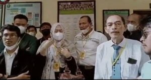 Dituding Rentenir Zana Membuat Sayembara, Jika Terbukti Dikasih Hadiah Pajero Plus Dua Ratus Juta Rupiah.