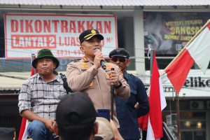 Polresta Pati Mengamankan Demonstrasi Ribuan Nelayan dengan Humanis