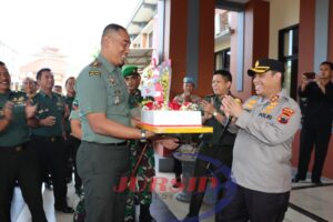 Dandim 0722/Kudus Tiba-tiba Konvoi Datangi Polres Kudus Ada Apa Dengan Polres Kudus?