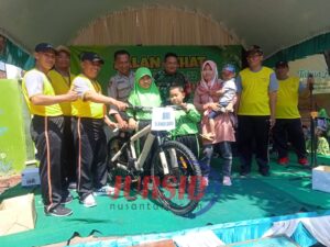 Ratusan Door Prize Dibagikan Dalam Kegiatan Jalan Sehat Meriahkan HUT MIN Kudus ke-32