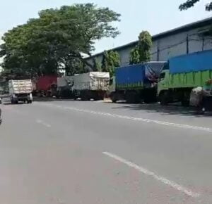Parkir Truk PT Sinar Indah Kertas di Gunung Bedah Membawa Petaka