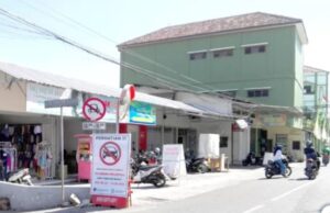Masih Saja Ndableg!! Mobil Melintas Jalan KH Turaichan Adjhuri Kudus Ditindak Polisi