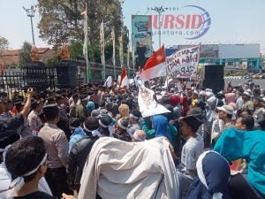 Garank 1 Tuntut Segera Dilantik, Jika Tidak Akan Kerahkan Massa Yang Lebih Besar, Bupati Kudus Ojo Mbagong