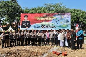 Kapolda Jateng Resmikan Pembangunan Monumen Hoegeng di Pekalongan; “Kunjungi Pekalongan, Ingat Ada Sosok Polisi Jujur”