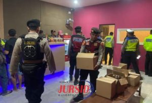 Gencar Patroli Polres Kudus Sita Ratusan Miras Dan Razia Karaoke di Ngembalrejo Kudus