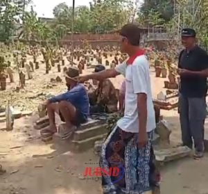 Picu Kemarahan Warga, Akibat Penebangan Pohon Di Makam Desa Blimbing Kidul Tak Patuhi Aturan