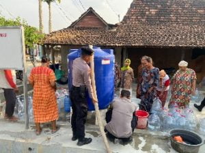 Polres Kudus Peduli Warga Terdampak Kekeringan, di Desa Glagahwaru Kudus