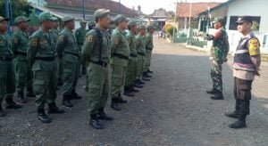 Jelang Pemilu 2024, Pak Bhabin dan Babinsa Tlogowungu Beri Pelatihan Linmas di Desa Tlogorejo