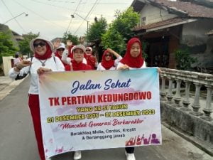 Meriahkan HUT TK Pertiwi Kedungdowo ke 51, Adakan Lomba Dan Jalan Sehat Dengan Ratusan Doorprize Menarik
