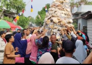 Ngalap Berkah di Haul ke 383 Syeh Jangkung