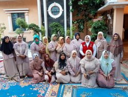 Bagikan 300 Bingkisan Lebaran, Ini Kata Hj Juwek Saling Berbagi Kebahagian di Bulan Ramadhan