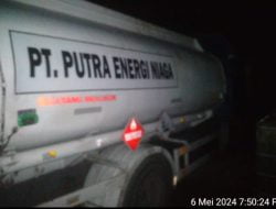 Truk Tangki BBM Putih Biru Kepergok Sedang Sedot Solar Subsidi di Gudang Cepu
