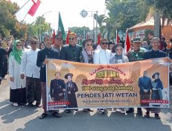 Nguri-uri Budaya Pemdes Jati Wetan Kudus Gelar Kirab Budaya Perdana Mengenang Mbah Surgidjati