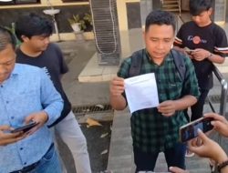 Aksi Yayak Gundul Melorotkan Celana Berbuntut Laporan ke Kepolisian