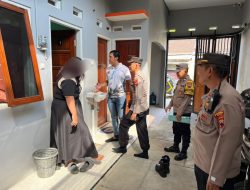 Lagi Enak – enak Dua Sejoli Digrebeg Polisi