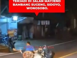 Seorang Pria Mabuk Mengancam Warga Ditabrak Pengendara Motor