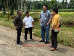 Anggota Komisi C Samsi dan Suyono Sidak Sejumlah Jalan Rusak di Kabupaten Pati
