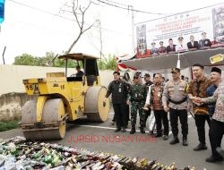 DPRD Danu Iksan Hadiri Pemusnahan Ribuan Botol Miras di Mapolresta Pati