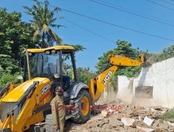 Tiga Bangunan Liar Diratakan oleh Aparat Gabungan Kabupaten Pati