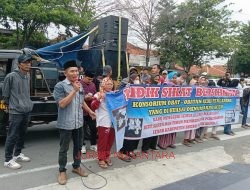 Ratusan Massa Geruduk DPRD Brebes, Desak Penindakan Peredaran Obat Daftar G
