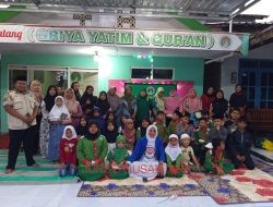 Endah Rustanti Pendiri Yayasan Semesta Raja Kawasa Al Hidayah berbagi Madu 1.000 Botol Untuk Yatim Piatu,  Dhuafa, Dai, Daiyah di Bumi Persada Nusantara