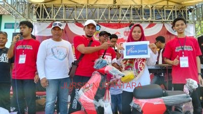 Meriah Bertabur Hadiah, Ribuan Peserta Jalan Sehat Puncak Acara Karangtaruna Fest 2025