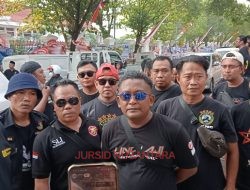 Meski Sudah ada Kesepakatan Tidak Ada Demo, Lindu Aji dan Garda Prabowo Donasi 300 Dus Air Mineral