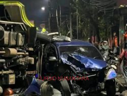 Diduga Rem Blong Tabrakan Beruntun Tak Terhindarkan, Lalin Dua Arah Macet Total di Banyumanik Semarang,