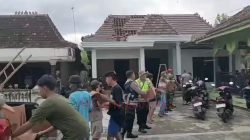 Lesus Ngamuk di Desa Kebowan 21 Rumah Porak Poranda