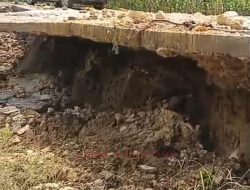 Jalan Kronggen Tegal Sumur Rusak Parah dan Rawan Longsor, Warga Desak Bupati Turun Tangan