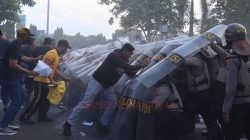 Simulasi Polres Kudus Redam Gejolak Massa Dalam Penanganan Stuasi Kontijensi Mulai Kondisi Hijau Hingga Merah