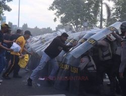 Simulasi Polres Kudus Redam Gejolak Massa Dalam Penanganan Stuasi Kontijensi Mulai Kondisi Hijau Hingga Merah