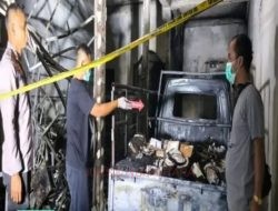 Diduga Akibat Puntung Rokok, Rumah dan Tiga Kendaraan di Grobogan Ludes Terbakar