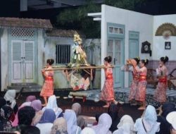 Pementasan “Gadis Pingitan” Hidupkan Kembali Kearifan Lokal Tradisi Perempuan Kudus Kulon