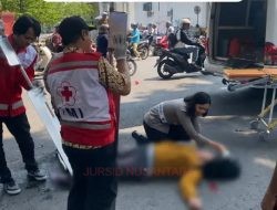 Kasat Lantas Polres Groboga Sigap Tolong Korban Kecelakaan Saat Patroli di Purwodadi