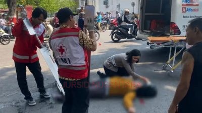 Kasat Lantas Polres Groboga Sigap Tolong Korban Kecelakaan Saat Patroli di Purwodadi