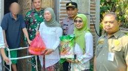 Wujud Kepedulian Masyarakat, Pemdes Kedungduwo Kudus Jenguk Warga Sakit dan Beri Bantuan