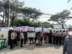 Ratusan Warga Arumanis Beri Dukungan untuk Kades Sumarjiono