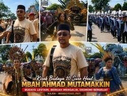 Ribuan Warga Semarakkan Kirab Budaya 10 Suro Haul Mbah Ahmad Mutamakkin, 13 Tonglek Warnai Jalanan Kajen